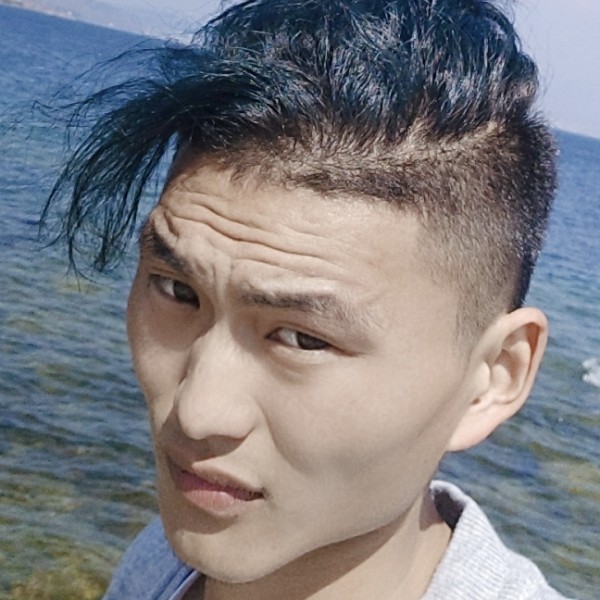 细腻蹁跹少女的照片
