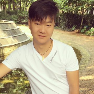 流岚回眸迷人的照片