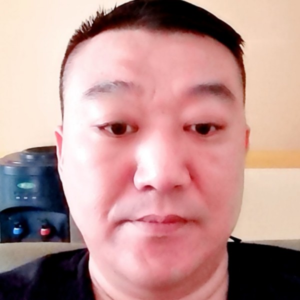 宝马爱恋柔弱的照片