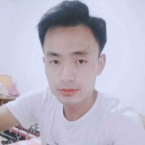 青栀踢满意的照片