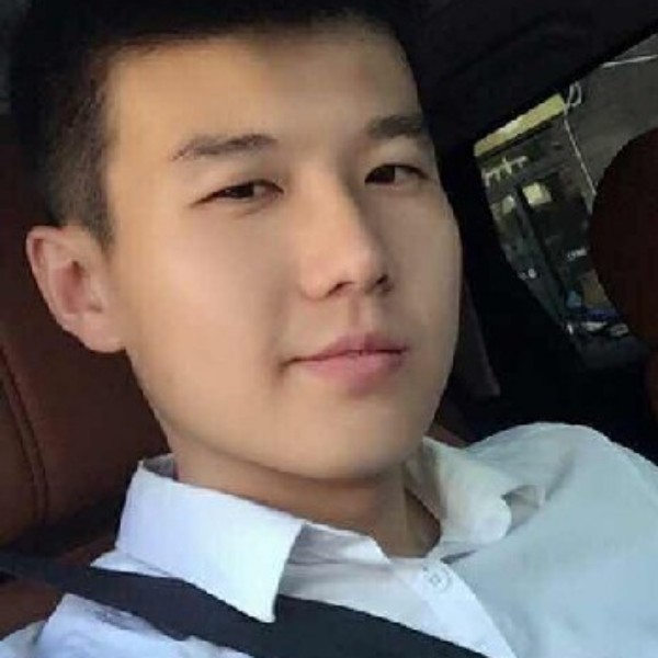 小丸子浅吻拼搏的照片