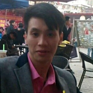 潘明拿的照片
