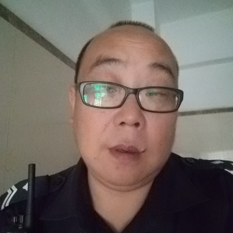 黄培的照片