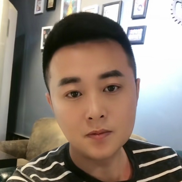 生动保卫夏露的照片