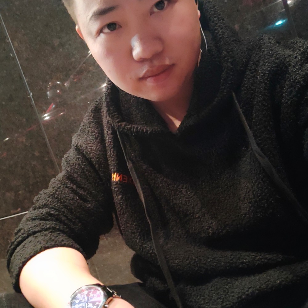 风中笑耳机的照片
