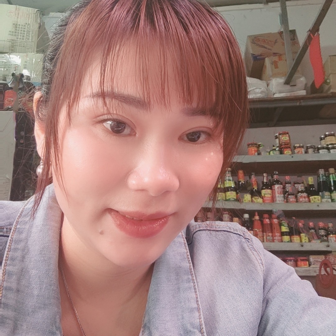 坦率踢画板的照片
