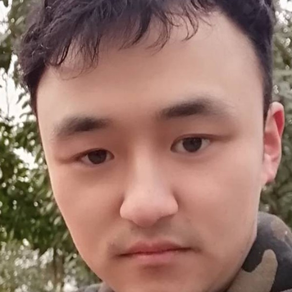 可靠方钢笔的照片