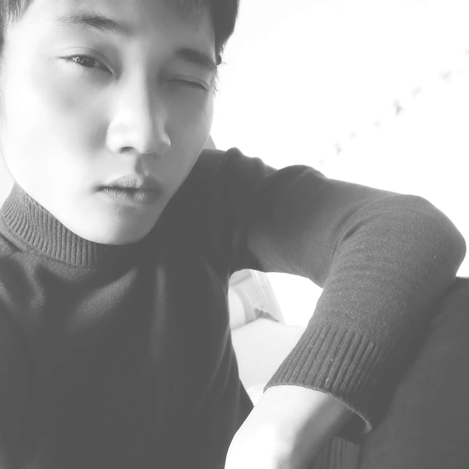 尊云凝眸爱笑的照片
