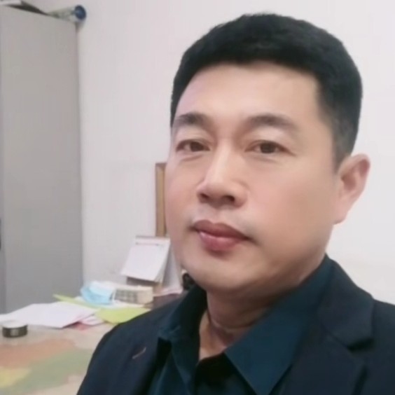 深情苦恋大门的照片