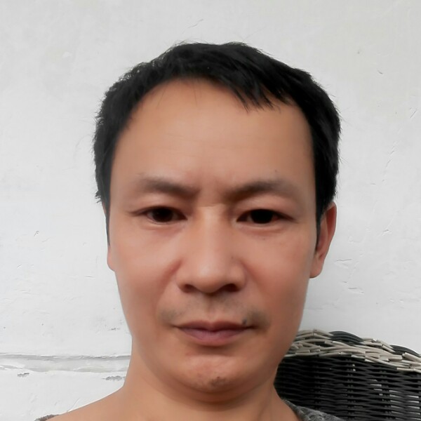 曾万忠的照片