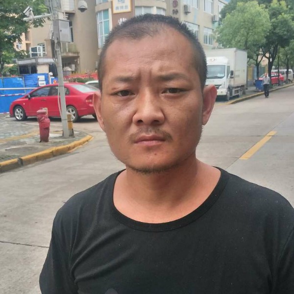 找个一起生活的她的照片