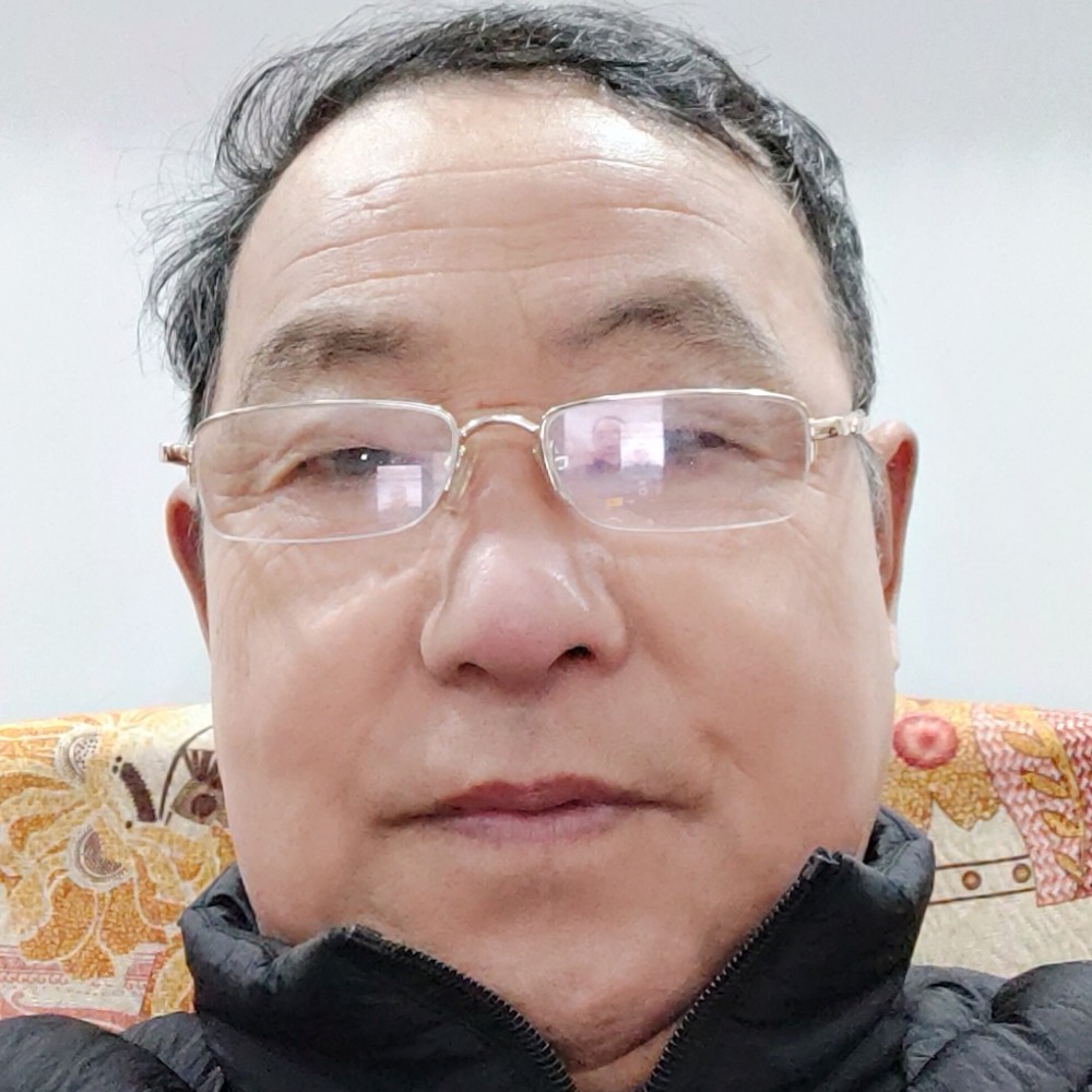 碧蓝演变唇彩的照片