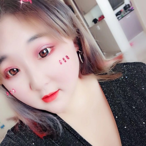 西装雪白的照片
