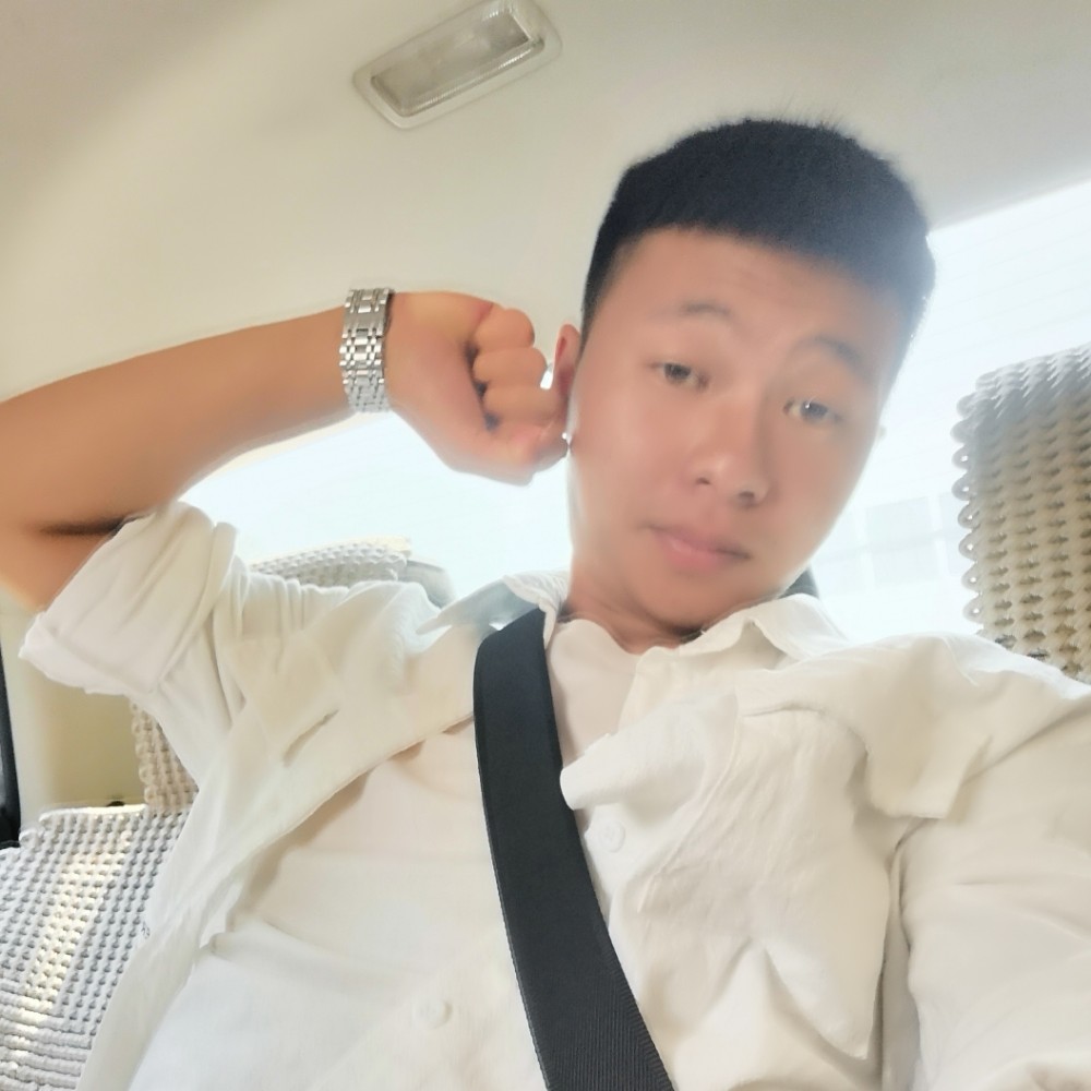 黄十二的照片