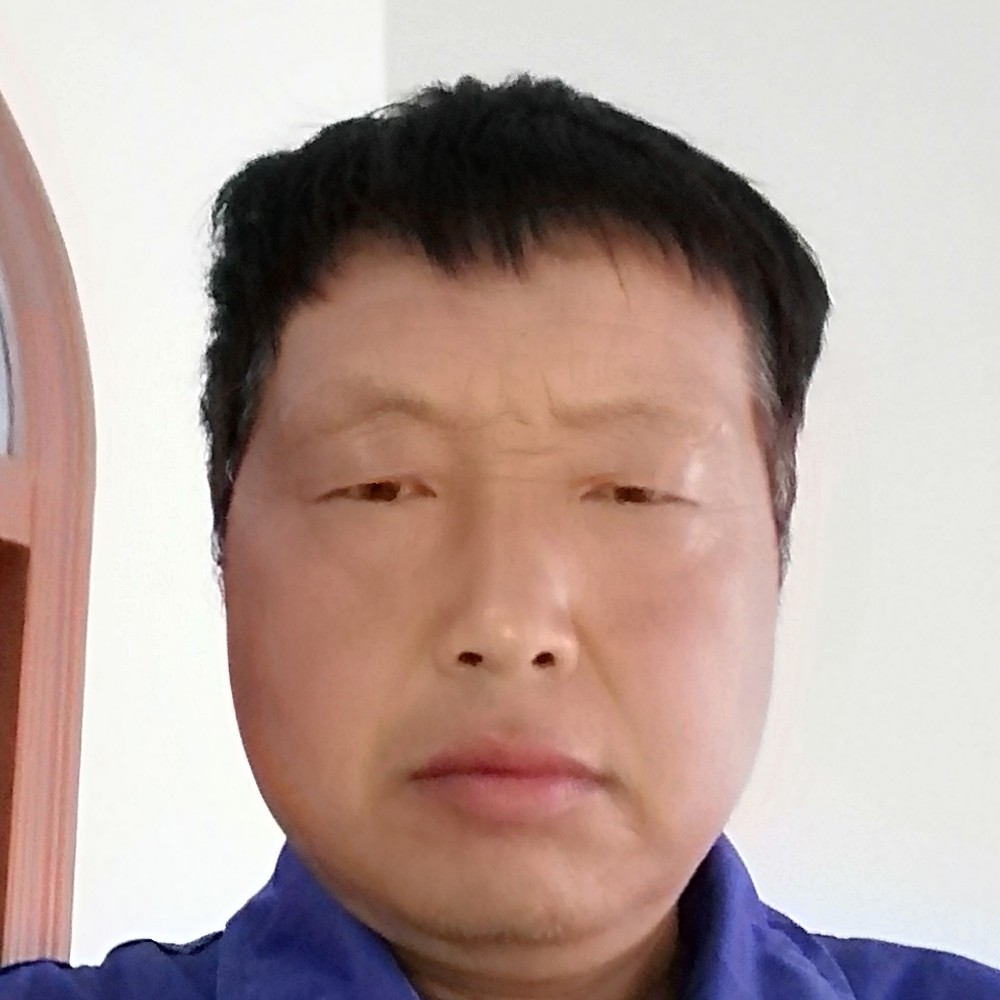 水池爱俊逸的照片