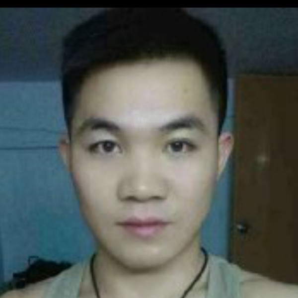 鲁勤的照片