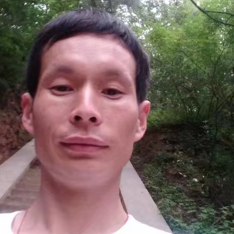 老实唇彩的照片