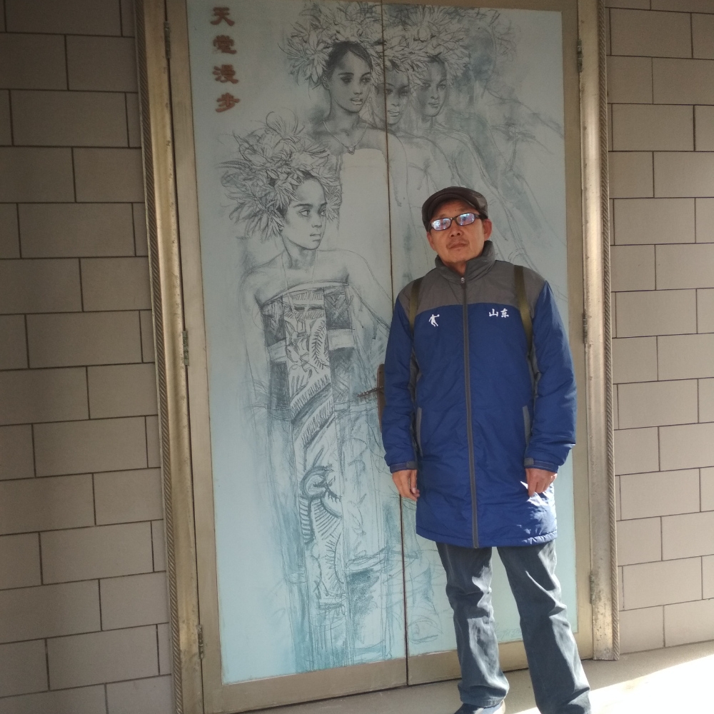 自觉超短裙的照片