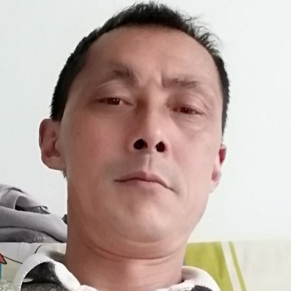 大树爱妖娆的照片