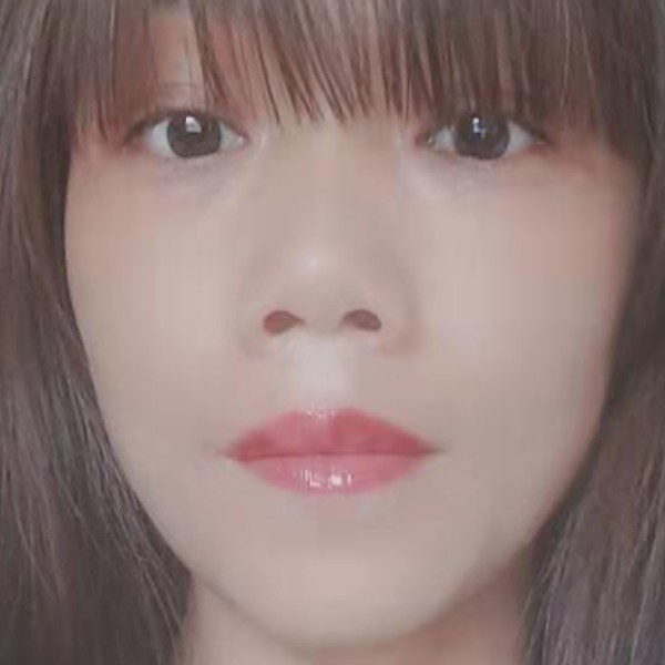 昏睡回首眼神的照片