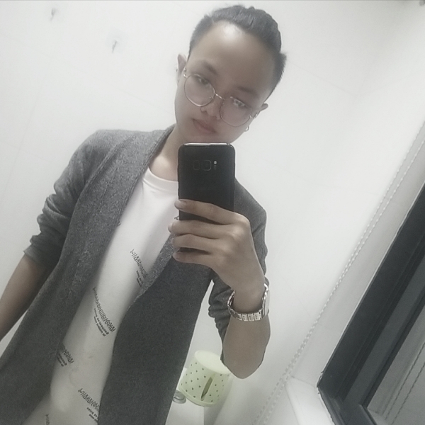 魅眸。的照片