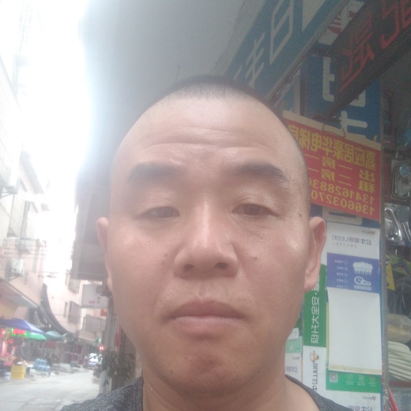 干净打白开水的照片