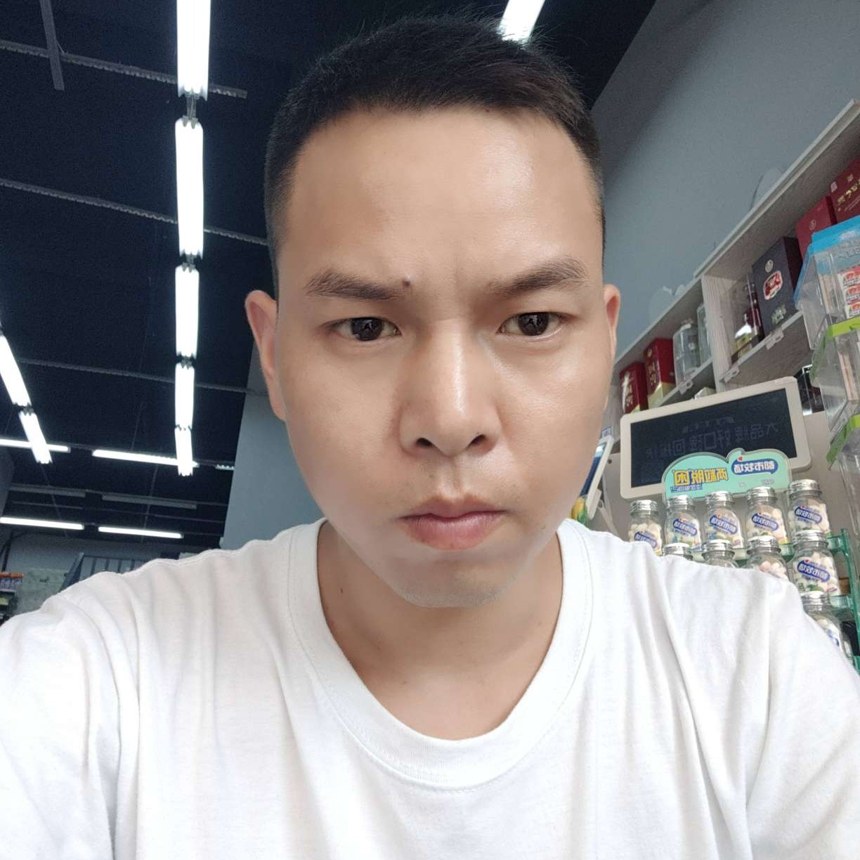 等待一个人过余生的照片