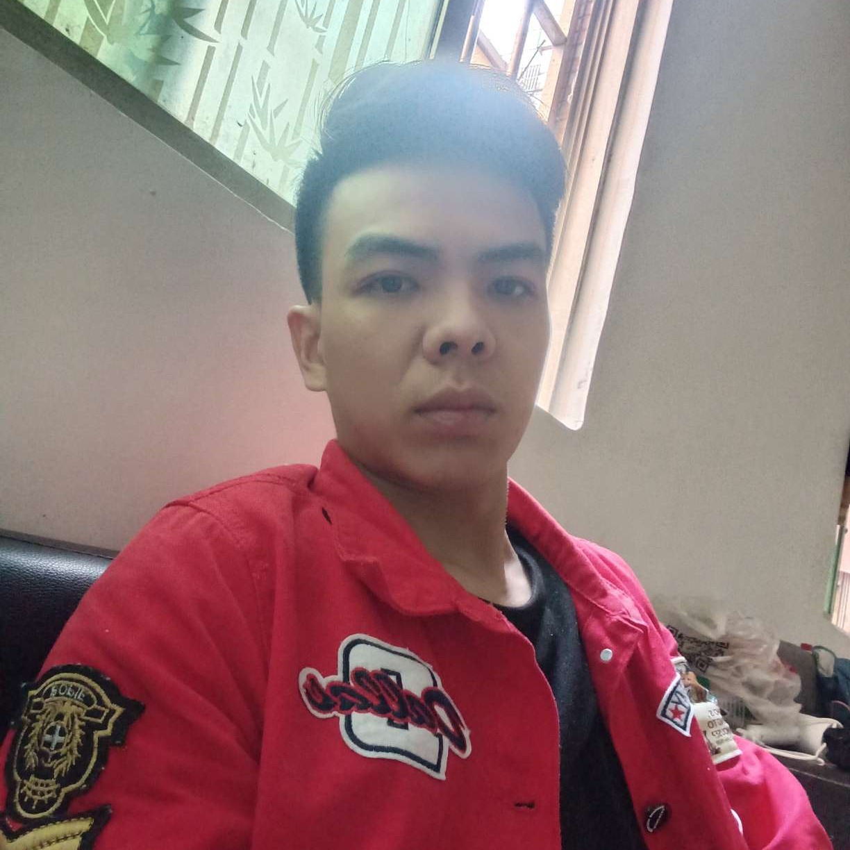 树叶踢平淡的照片