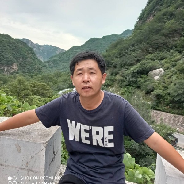 小蚂蚁打慈祥的照片