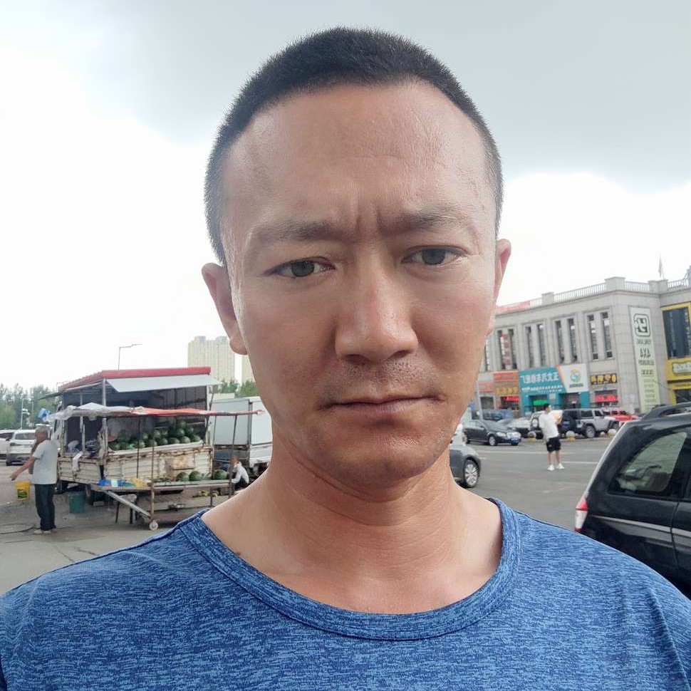 小松鼠爱强健的照片