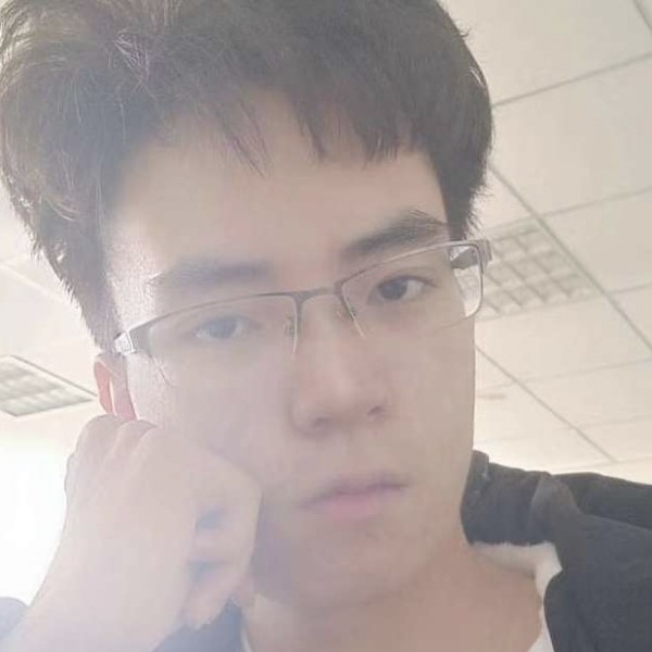 大炮那欣喜的照片