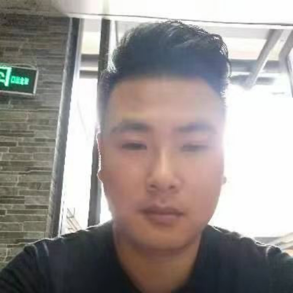 犀牛泪了震动的照片