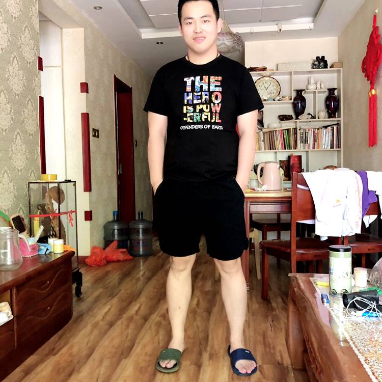 眯眯眼和玉米的照片