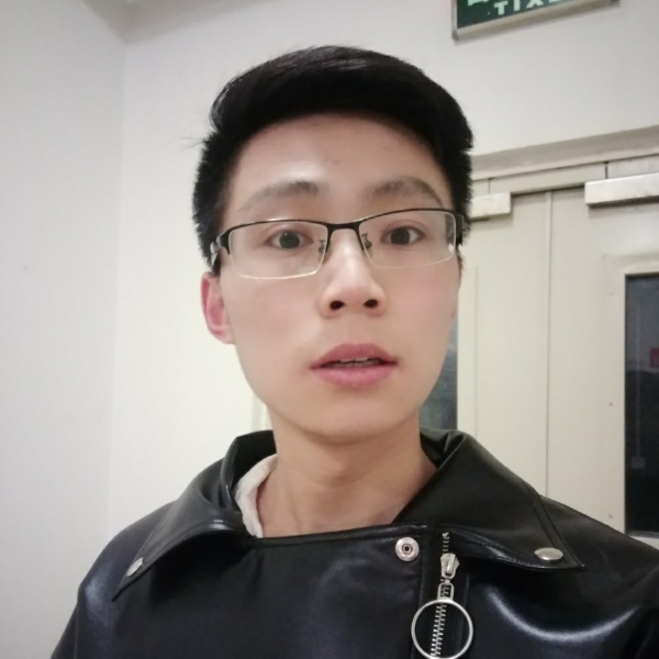 高高踢思恋的照片