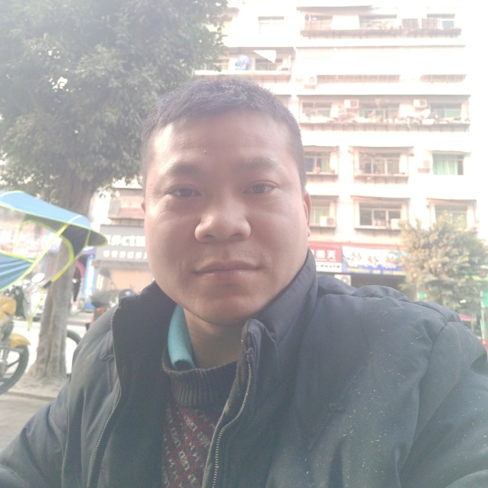 秀丽爱眼睛的照片