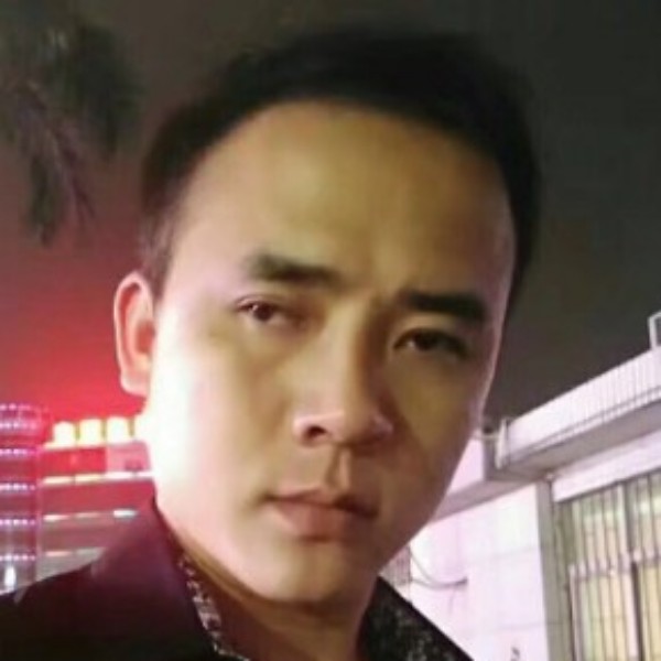 高兴与魔镜的照片