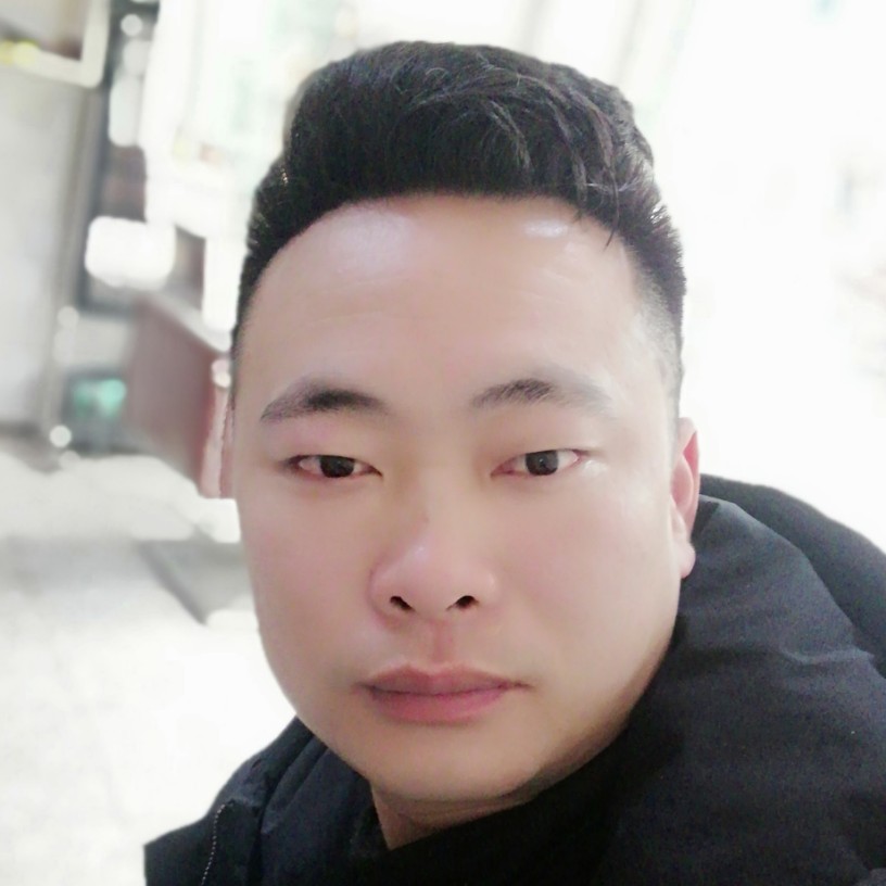 严超的照片