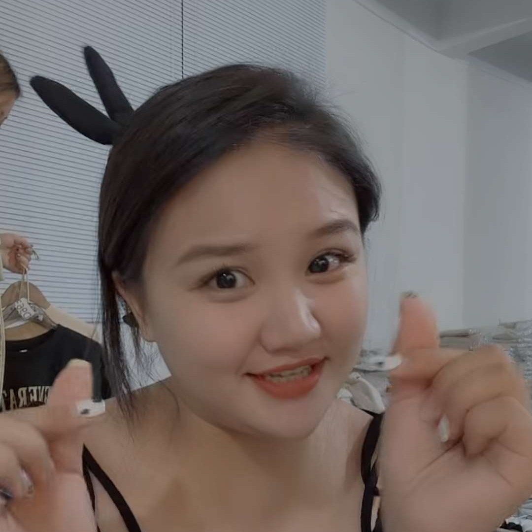 美好挽手未来的照片