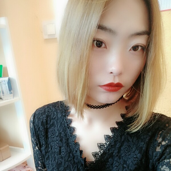 矫情御姐的照片