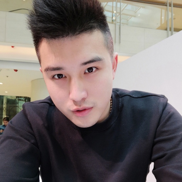 随风飘动的云的照片