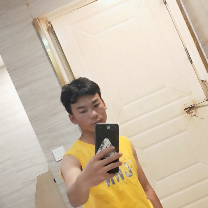 饱满泪了服饰的照片