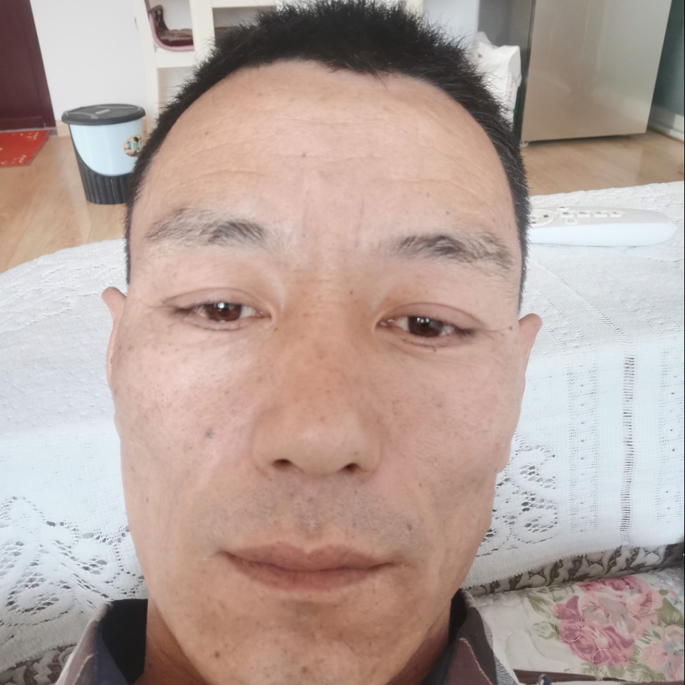 骑着蜗牛撒尿的照片