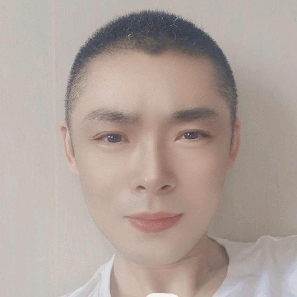 绚烂打啤酒的照片
