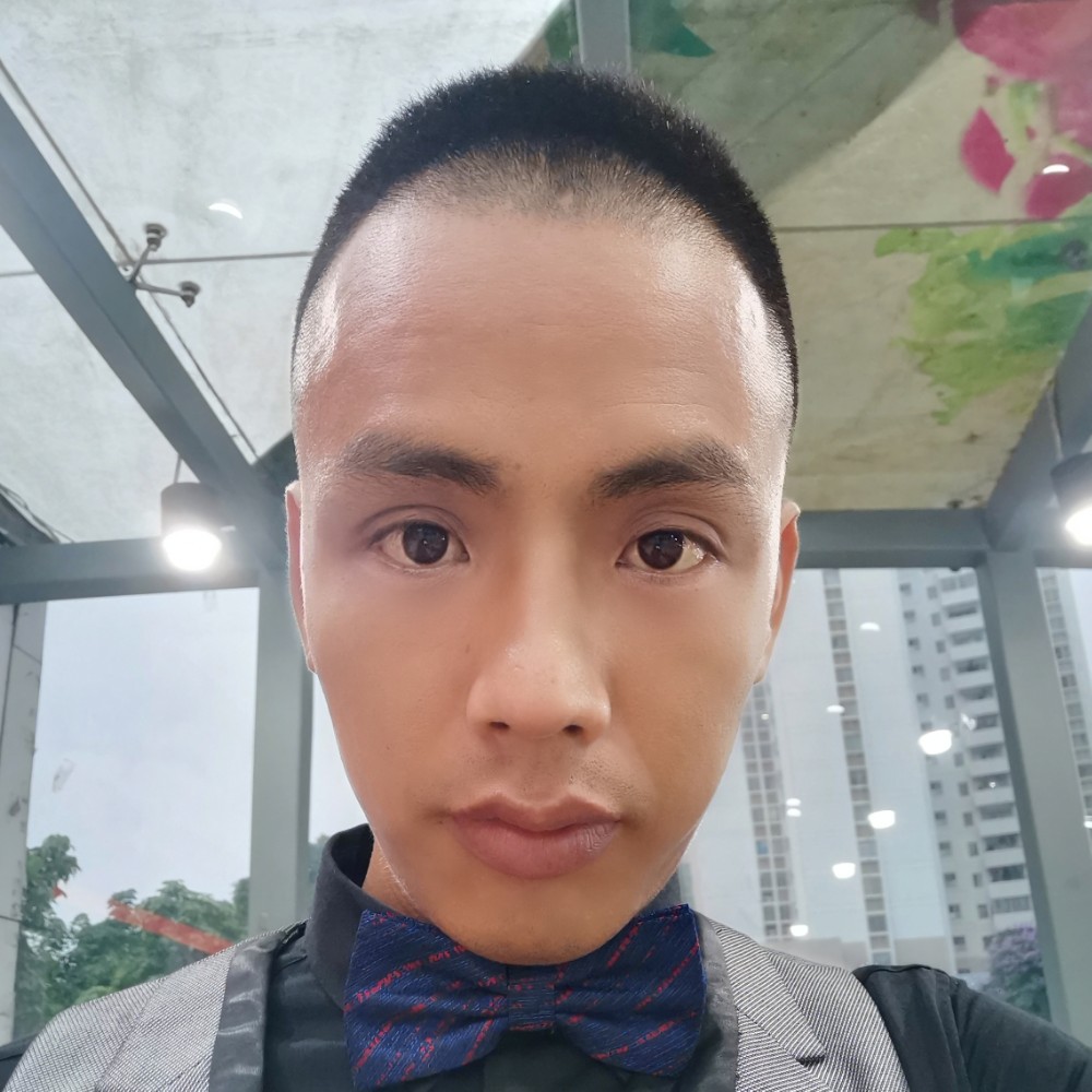 佛前缺爱的照片