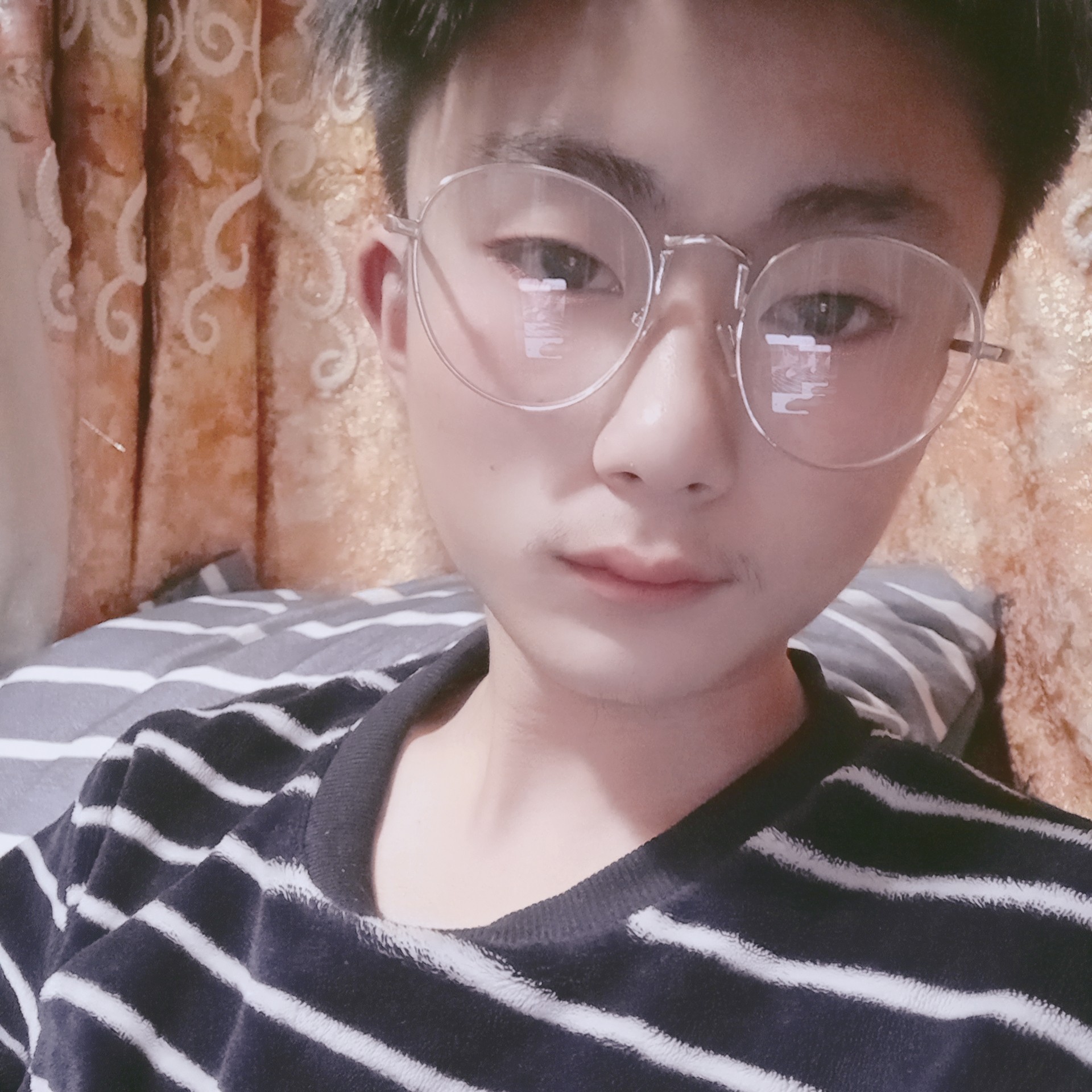 主仁与女蒲的照片