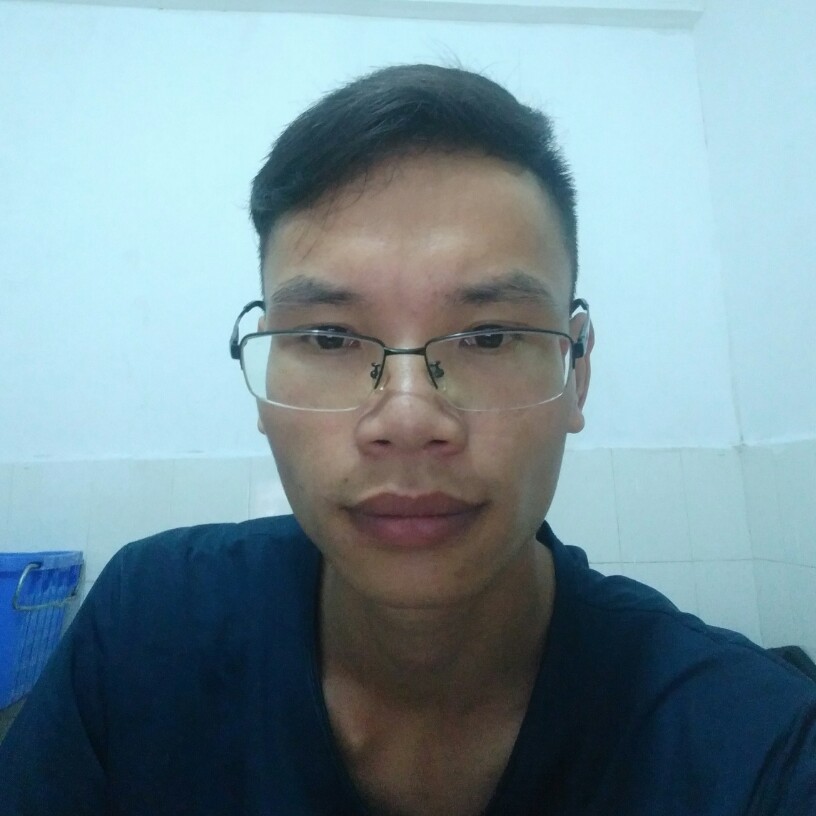 小伙倾心专一的照片