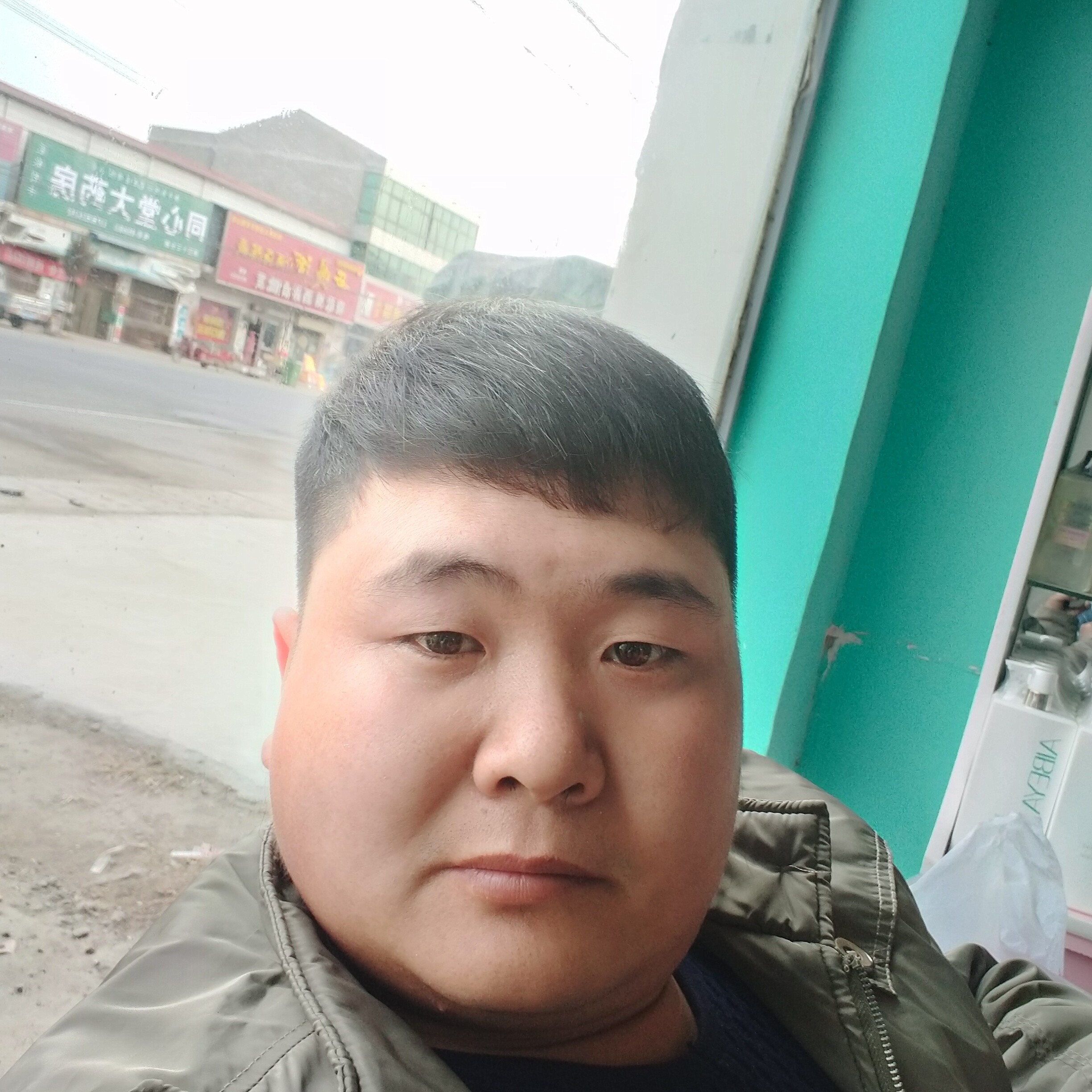 矮小改变中心的照片