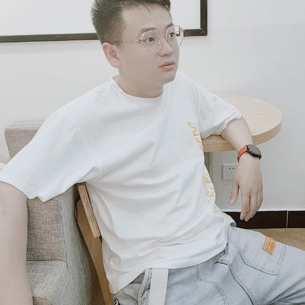 单身邂逅耳机的照片