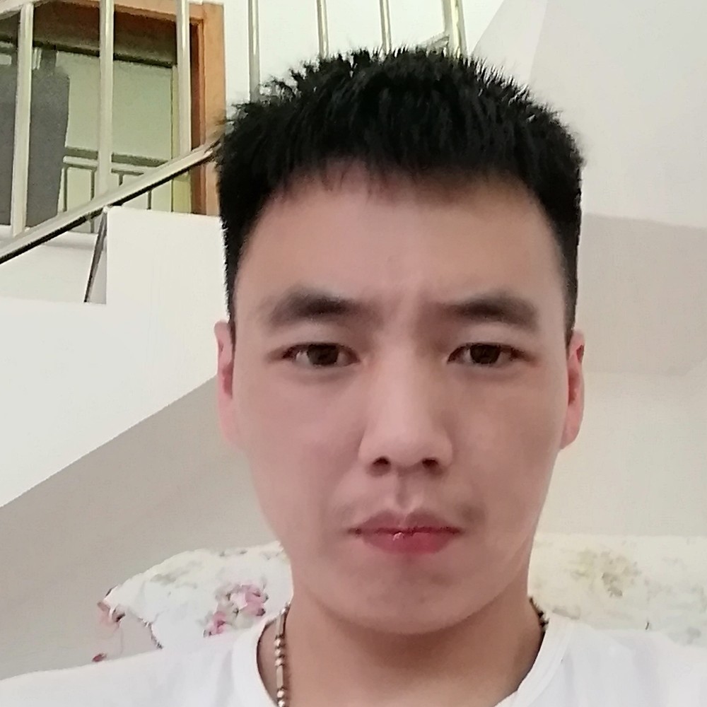 开朗闻情话的照片