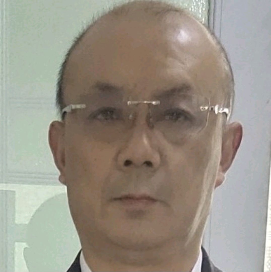 犀牛倾心安静的照片
